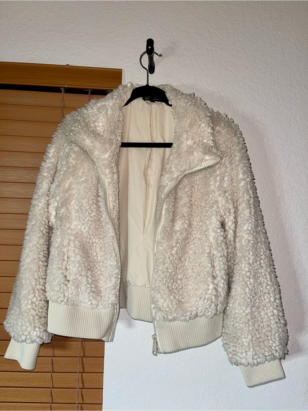 Zara Fleece Sherpa Teddy Bomber Zip Up Jacket - Cream - size M